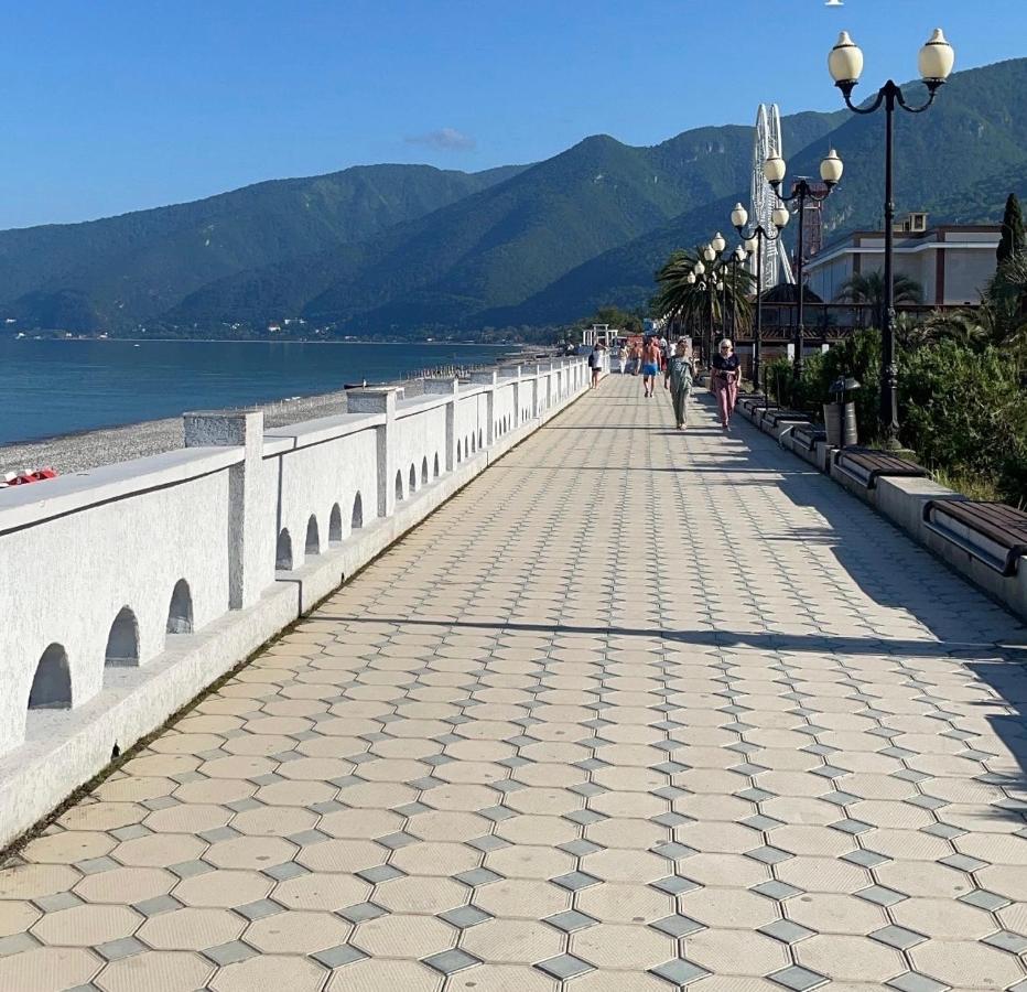 Мини-Отель New Gagra Exterior foto